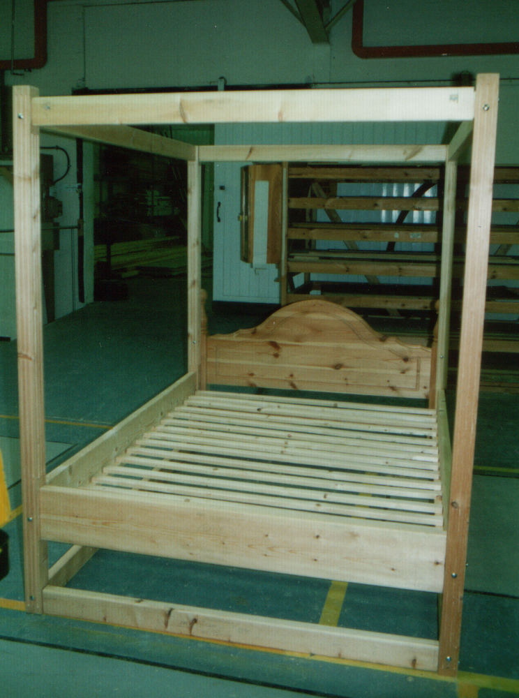 King-Size Four Poster Bed