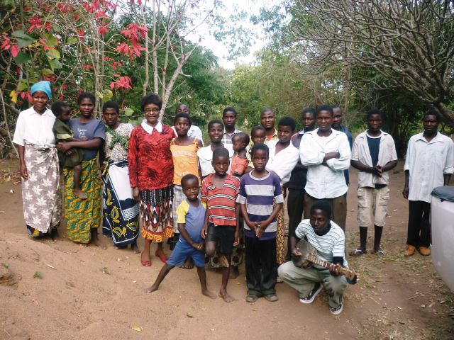 This village has a feeding project for the
                    children and elderly, sick and infirm, by Agnes, who
                    has a home in the village, so she can keep an eye on
                    things, as food has been scarse this year. The rains
                    didn t come when expected, so the maize crops
                    failed. Maize is vital , as women pound it, and make
                    it into a flour, and then cook it like a porridge,
                    and that is their staple diet.